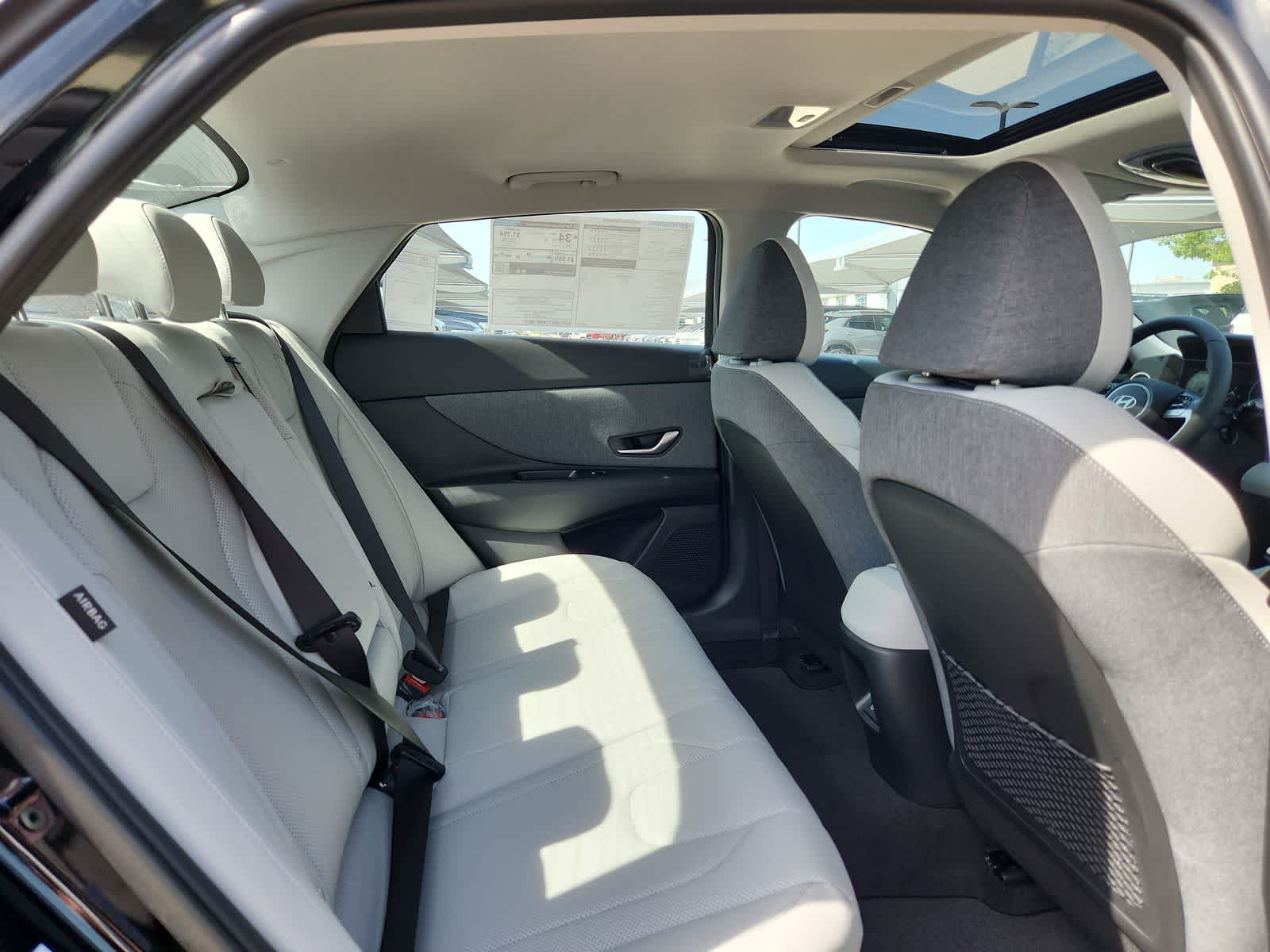 Thumbnail: 2025 Hyundai Elantra - 17