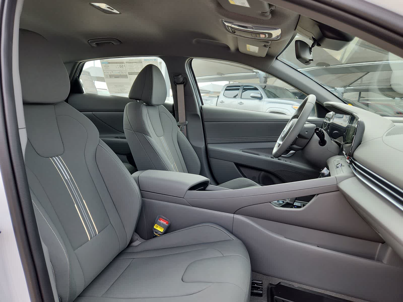 Thumbnail: 2025 Hyundai Elantra - 22