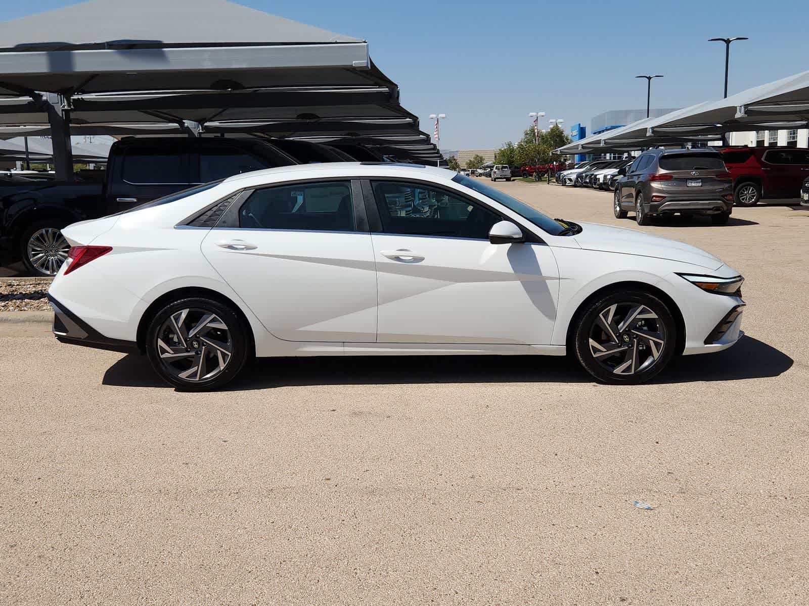 Thumbnail: 2025 Hyundai Elantra - 9