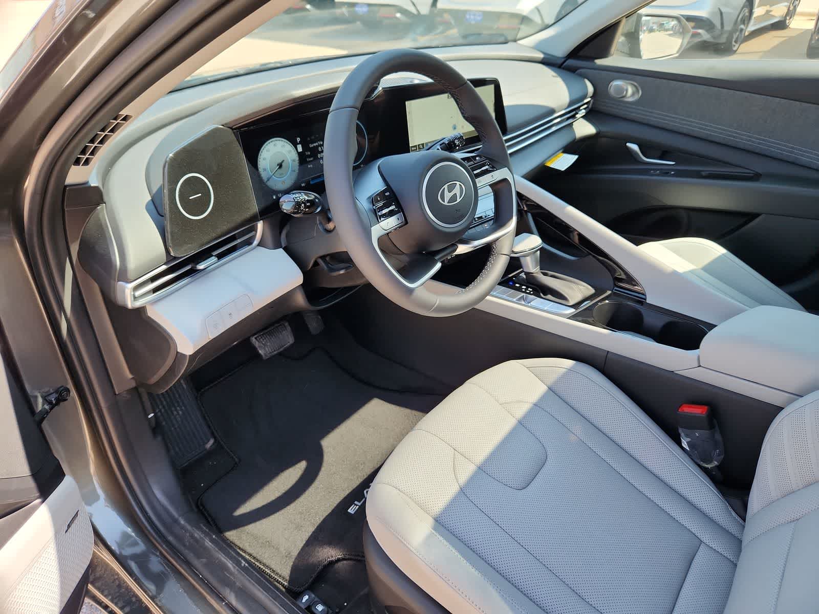 Thumbnail: 2025 Hyundai Elantra - 10