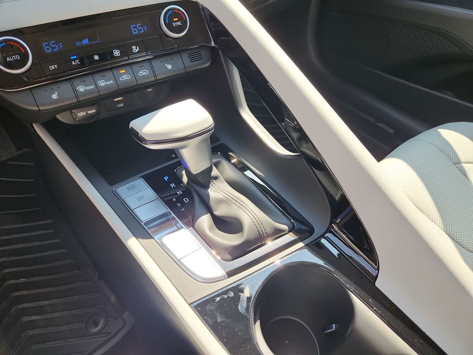 Thumbnail: 2025 Hyundai Elantra - 21