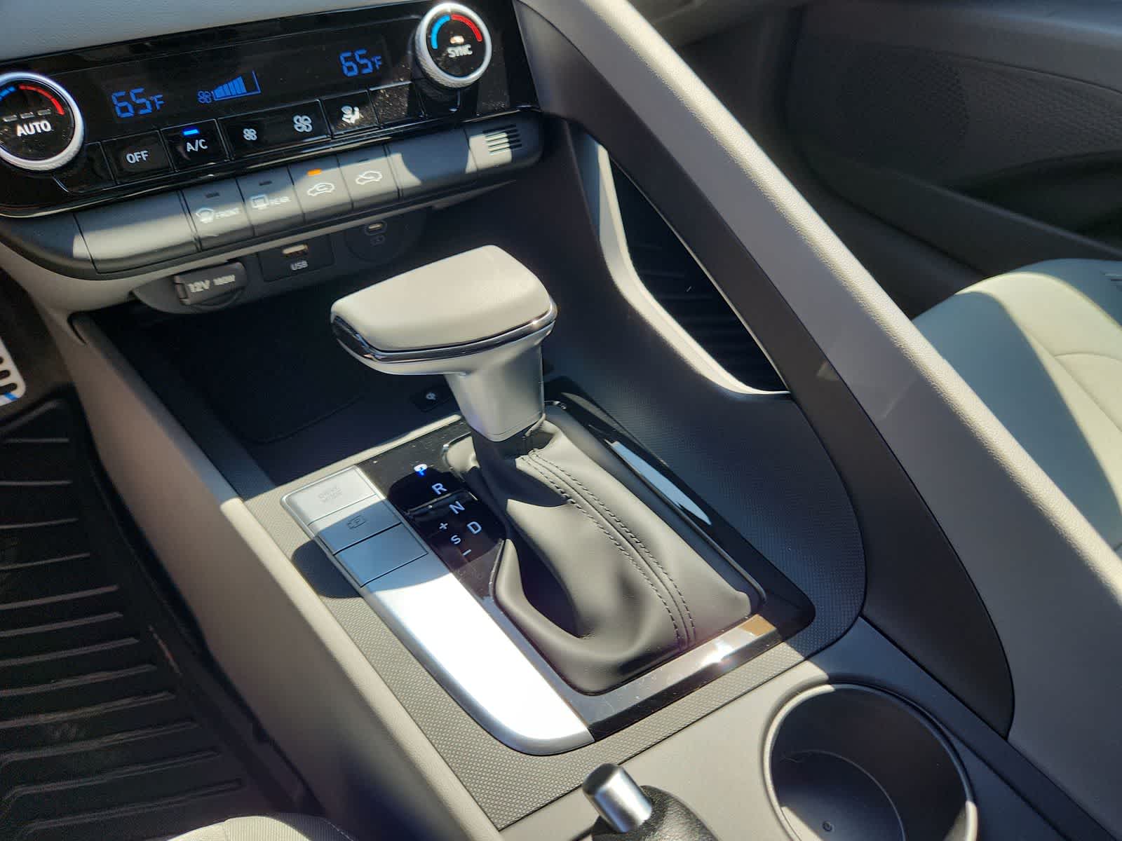 Thumbnail: 2025 Hyundai Elantra - 21