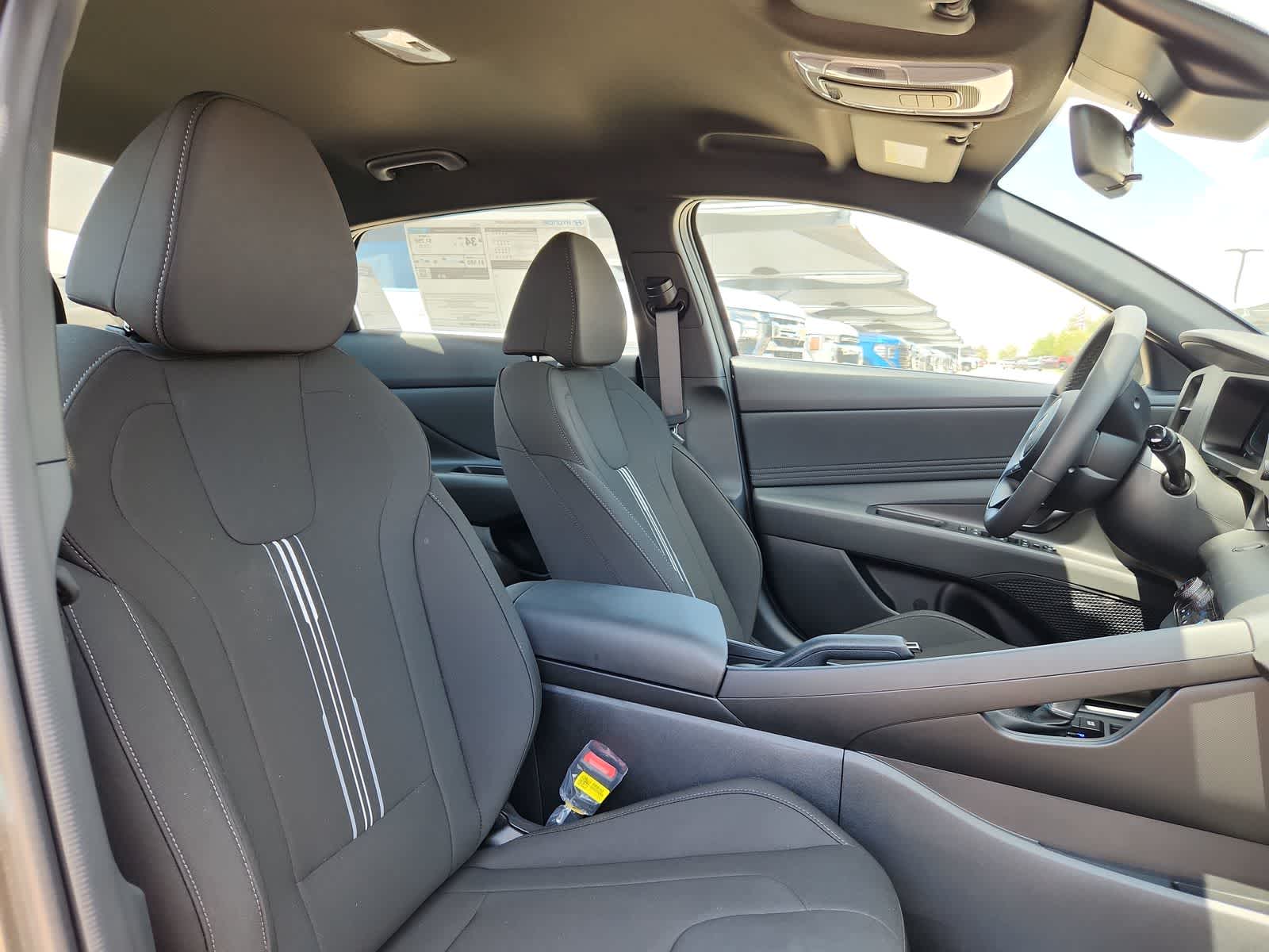 Thumbnail: 2025 Hyundai Elantra - 18