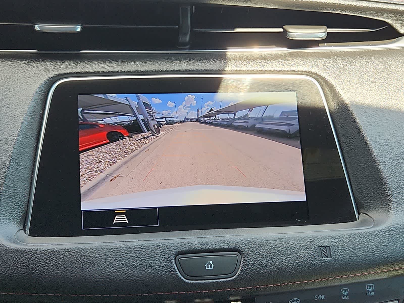 Thumbnail: 2021 Cadillac XT4 - 25