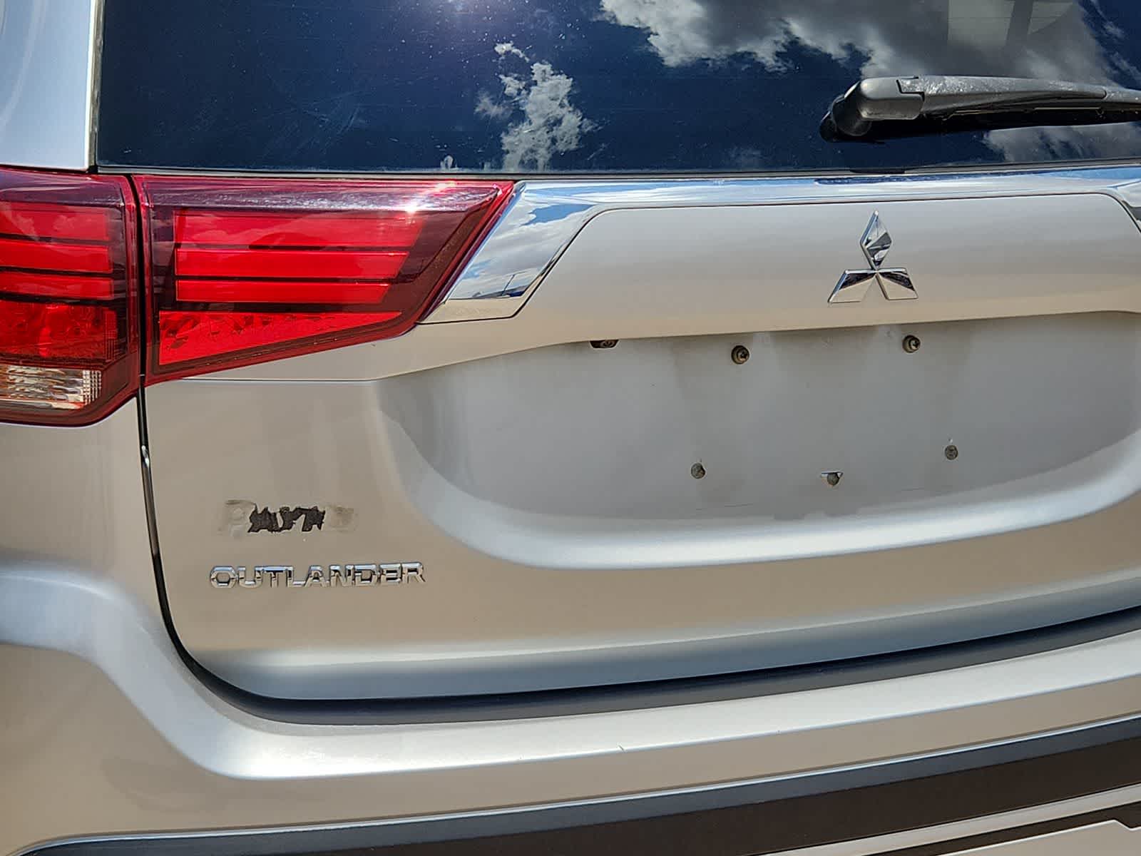 2020 Mitsubishi Outlander SE 11