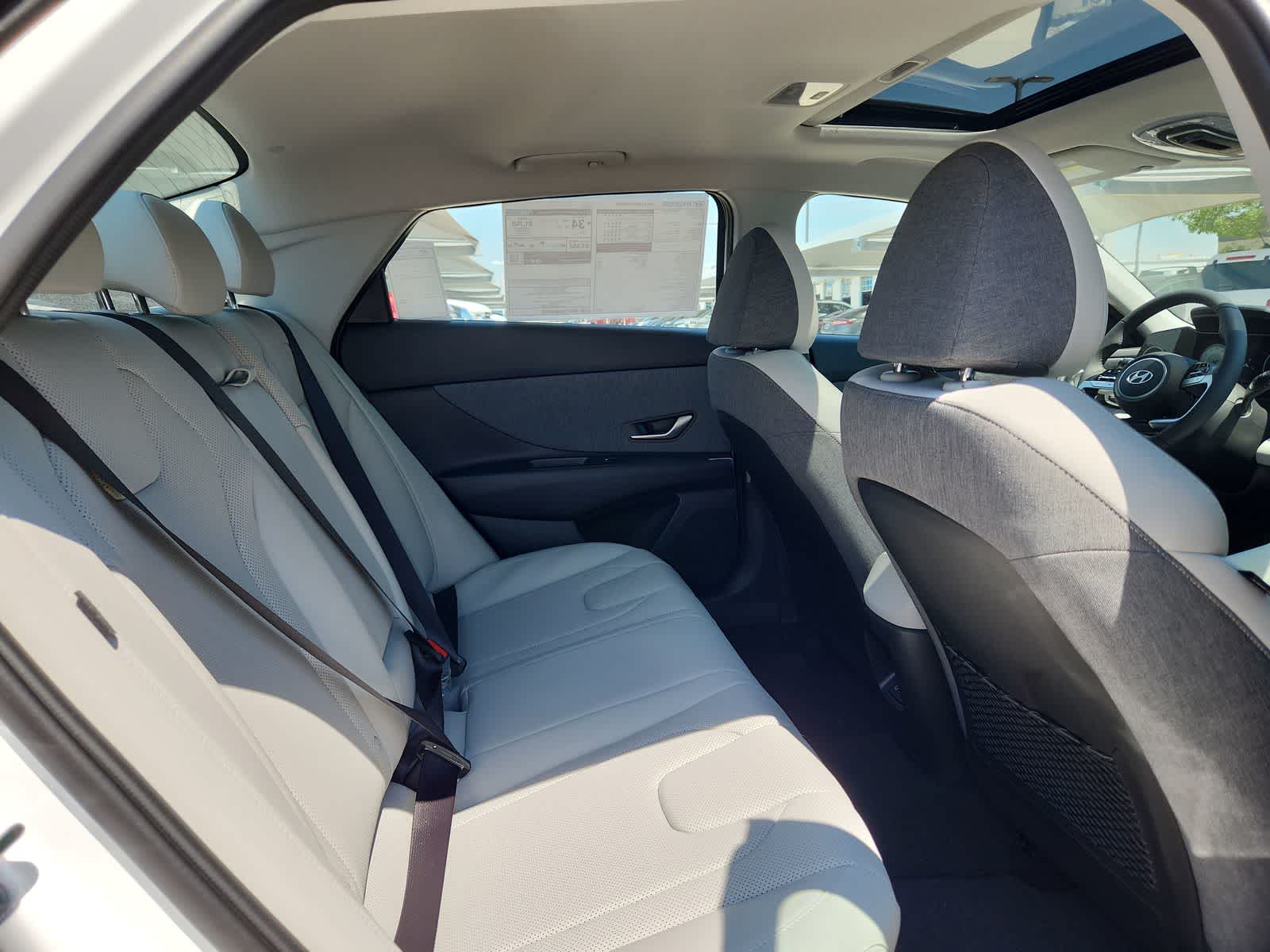 Thumbnail: 2025 Hyundai Elantra - 17