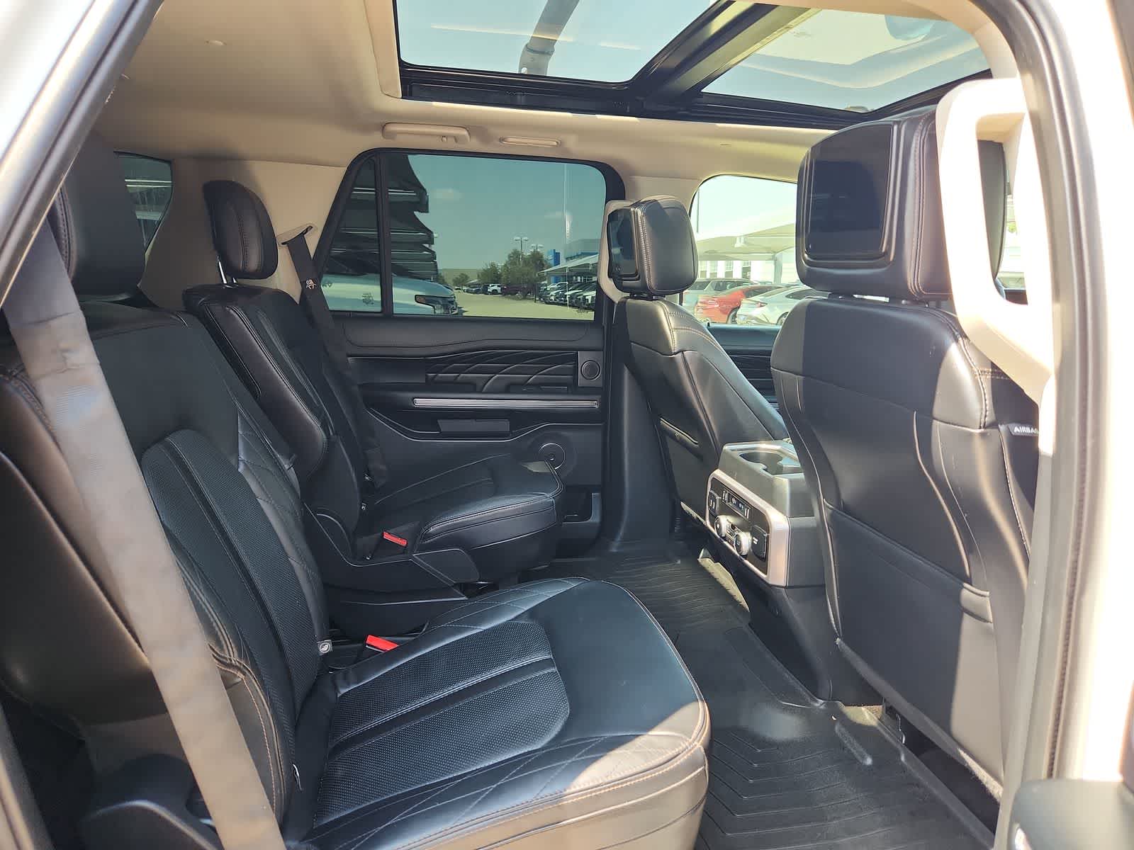 Thumbnail: 2020 Ford Expedition - 17