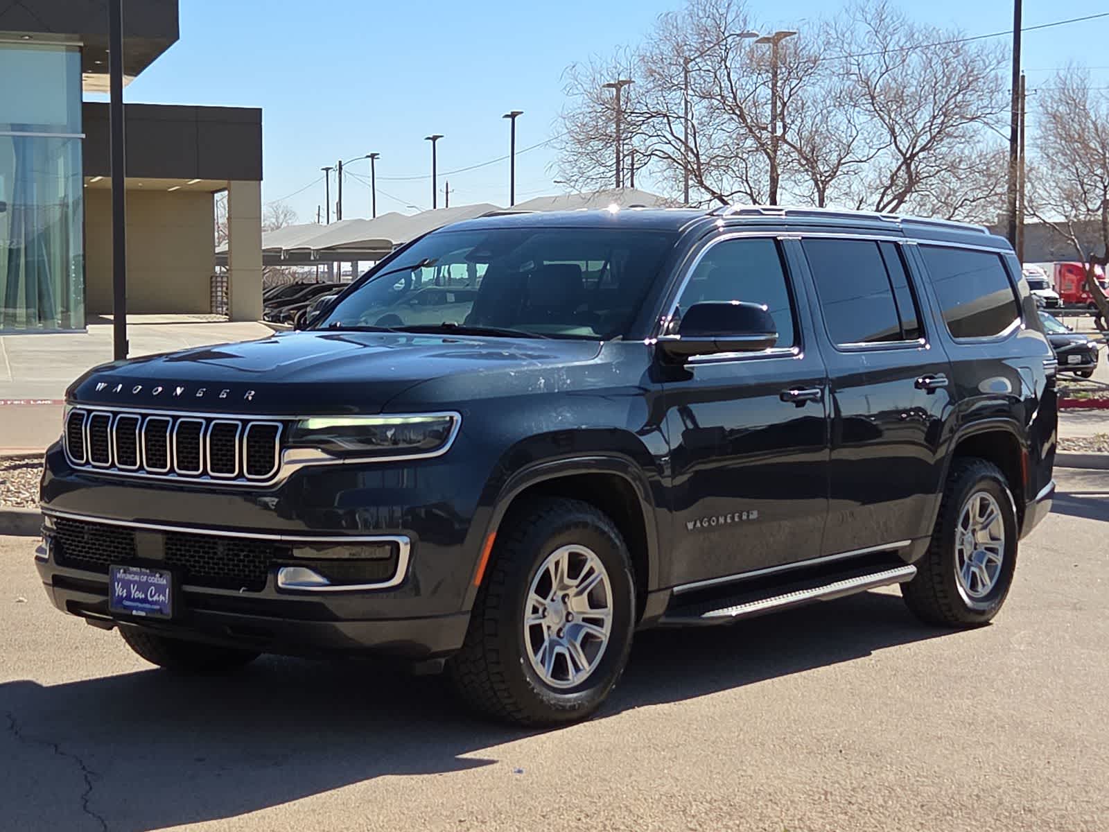Thumbnail: 2022 Jeep Wagoneer - 4