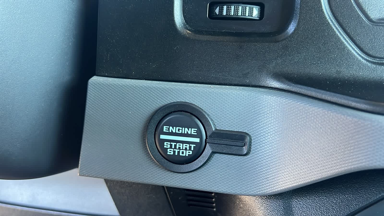 Thumbnail: 2022 Ford Bronco - 17