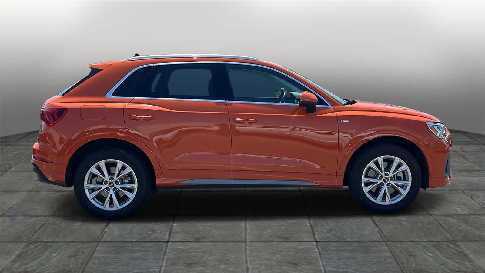 Thumbnail: 2023 Audi Q3 - 4