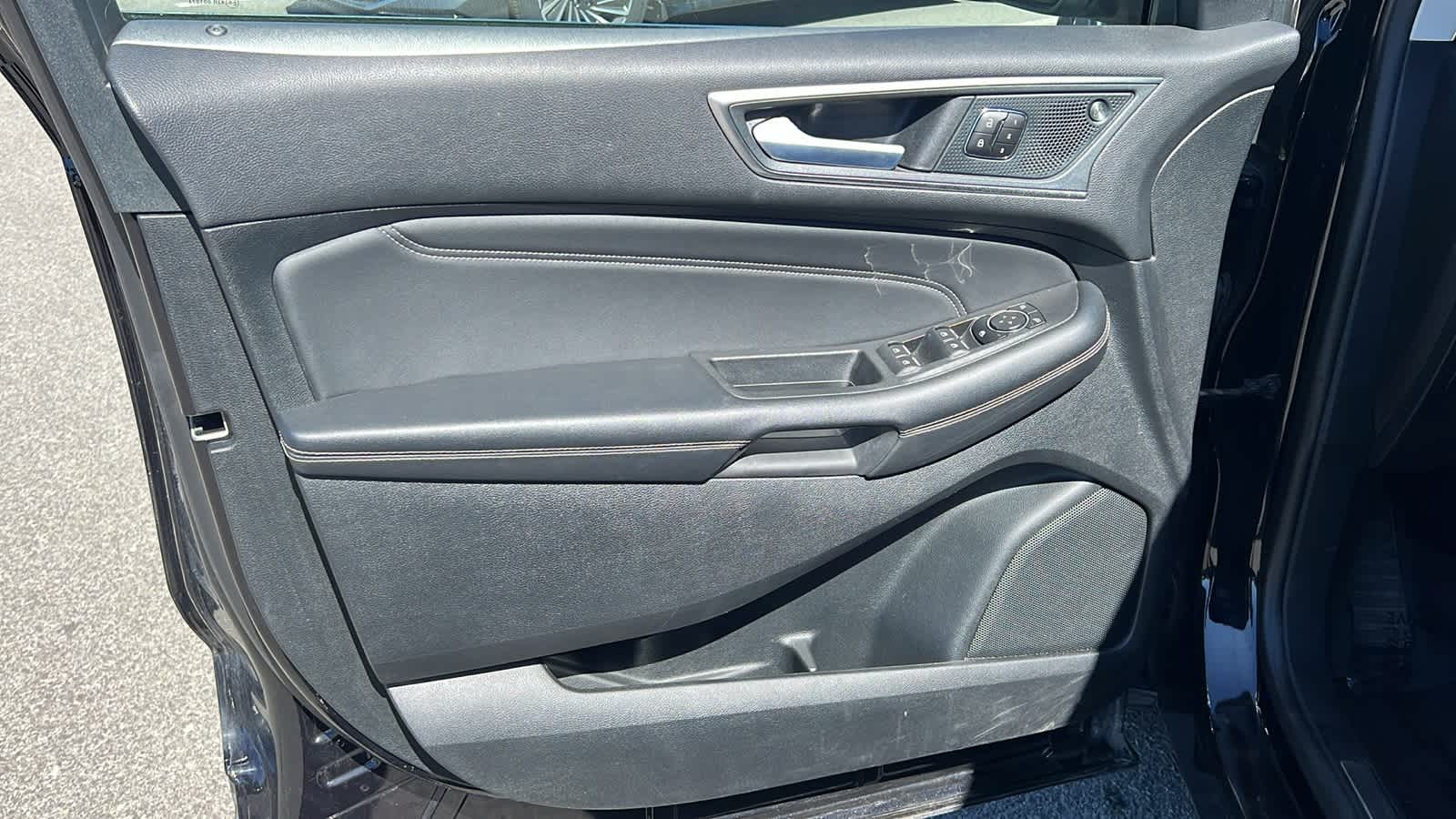 2024 Ford Edge Titanium 23