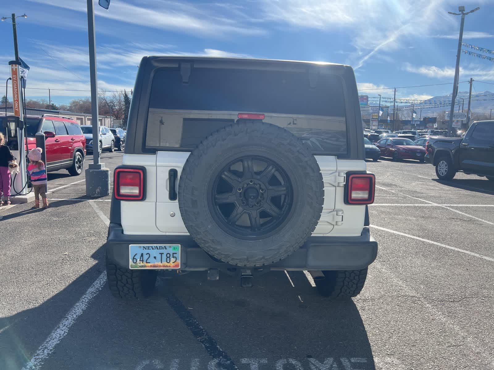 Thumbnail: 2019 Jeep Wrangler - 5