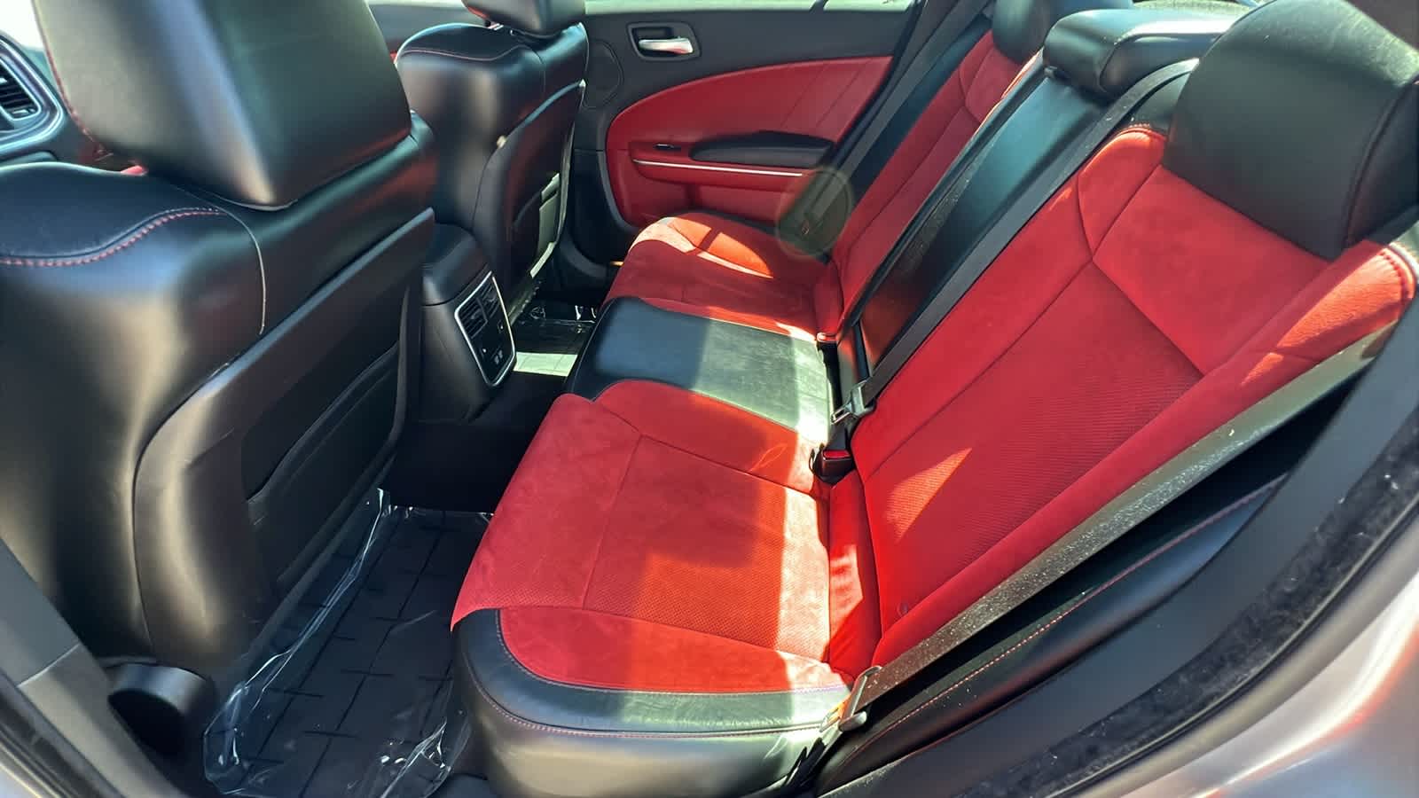 Thumbnail: 2016 Dodge Charger - 24