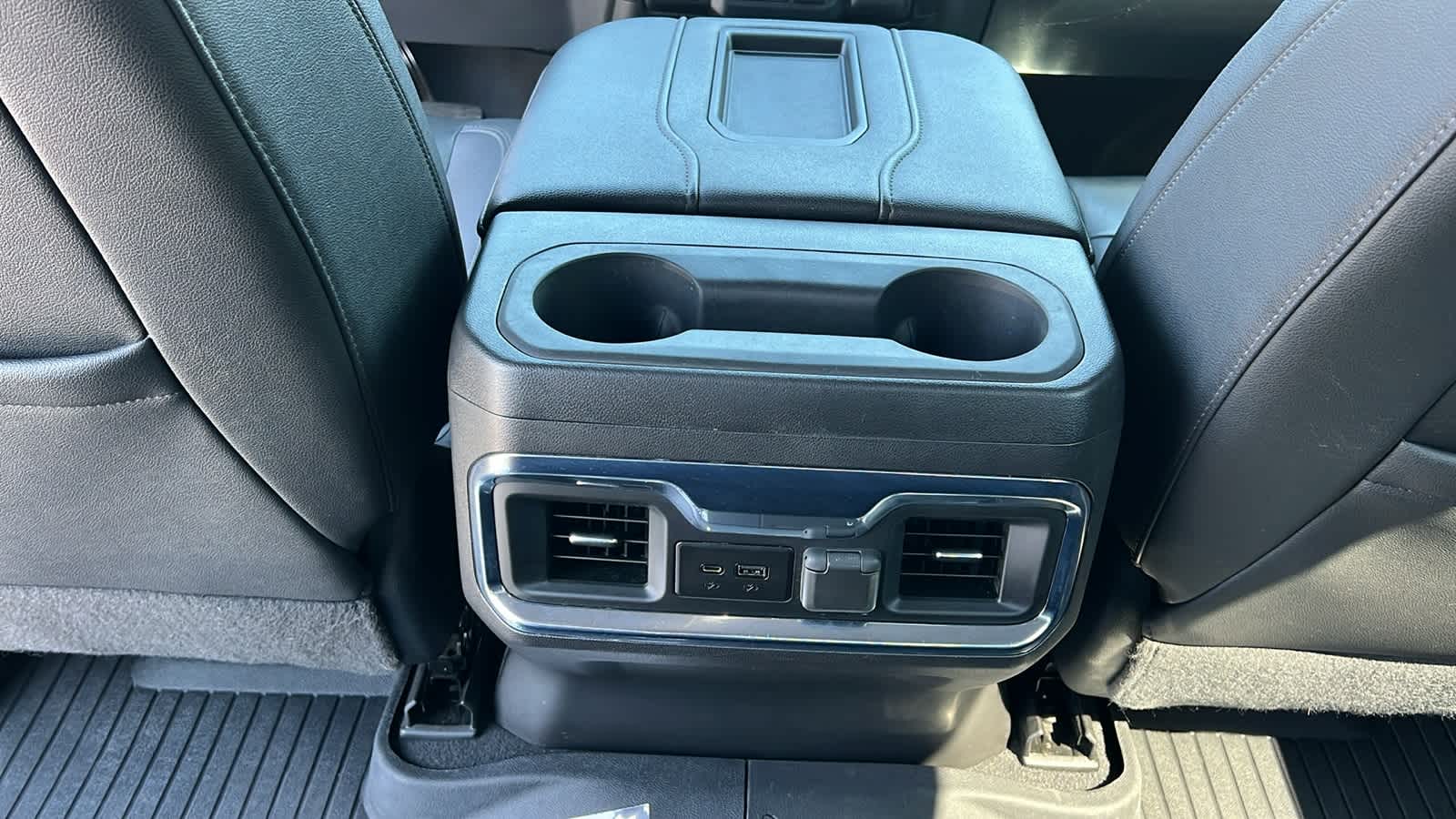 Thumbnail: 2022 Chevrolet Silverado 1500 - 25