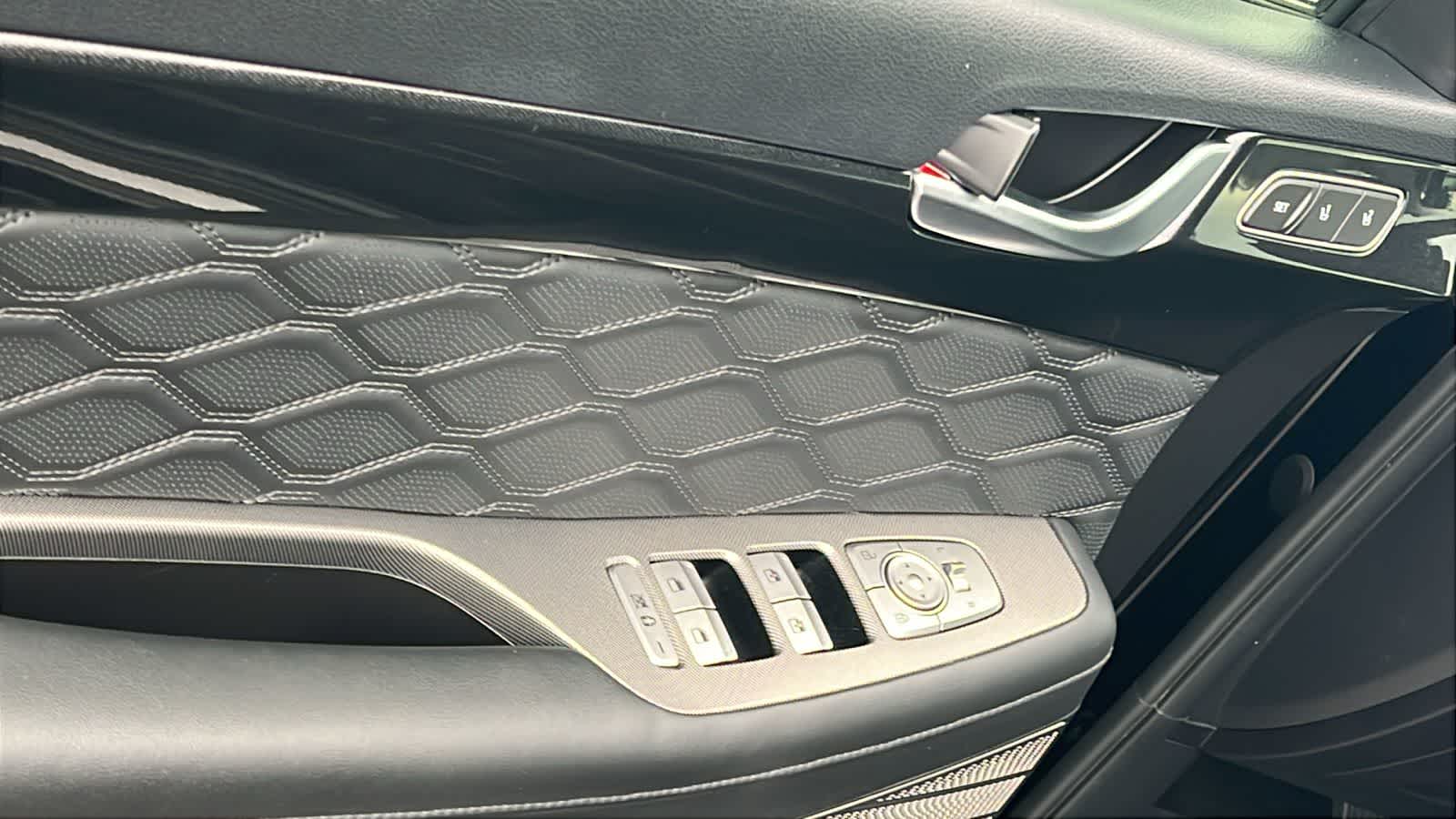 Thumbnail: 2022 Hyundai Palisade - 22