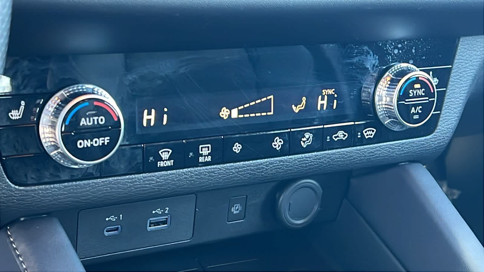 Thumbnail: 2024 Mitsubishi Outlander - 14