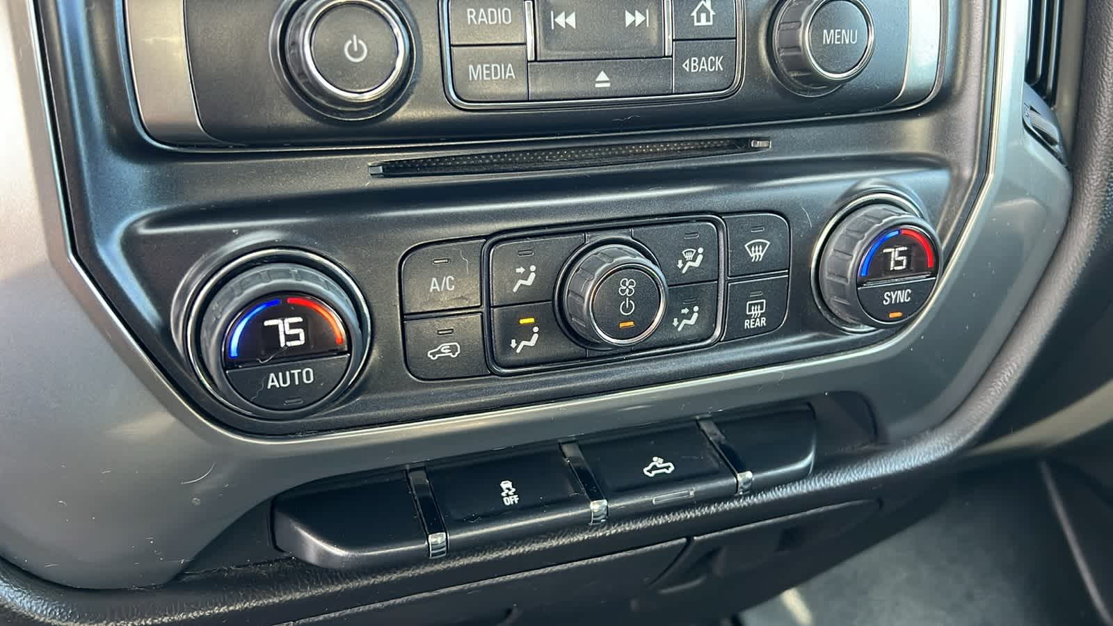 Thumbnail: 2015 Chevrolet Silverado 1500 - 14