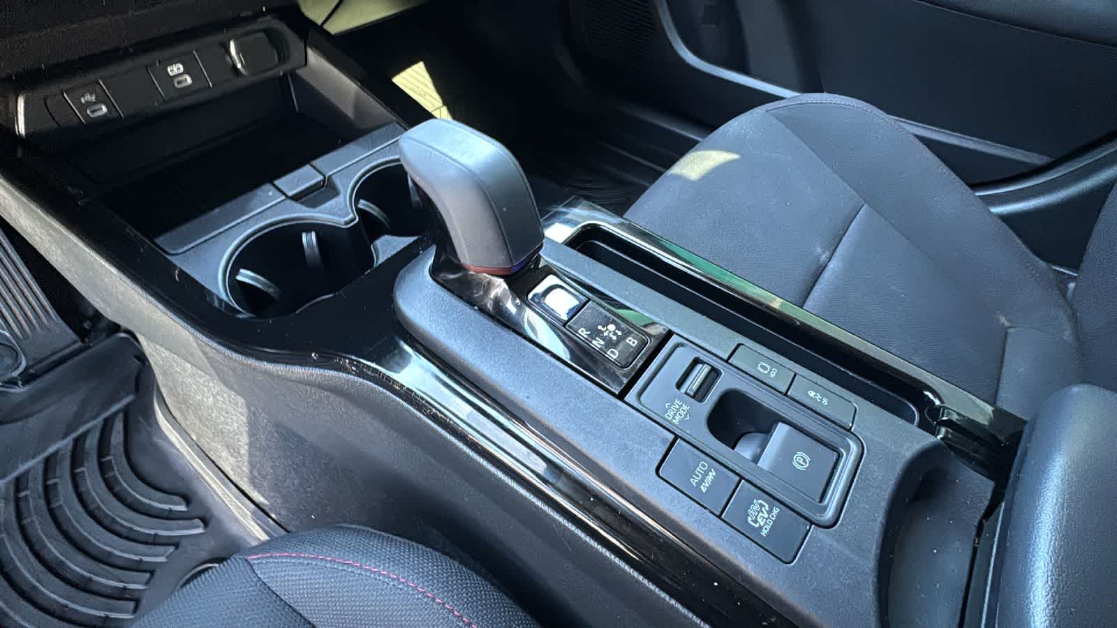 Thumbnail: 2024 Toyota Prius Prime - 13