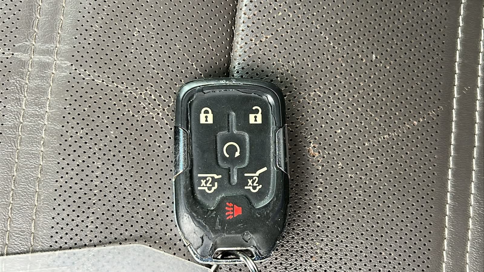 Thumbnail: 2015 GMC Yukon - 28