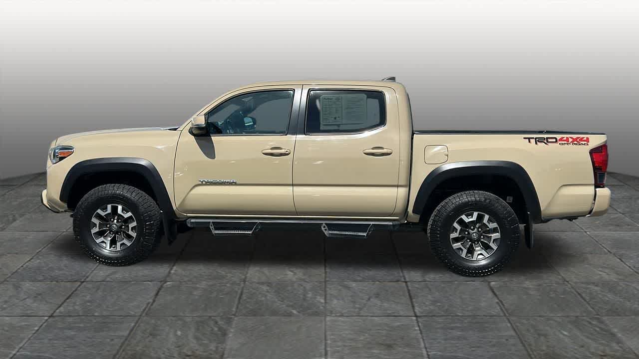 Thumbnail: 2018 Toyota Tacoma - 8