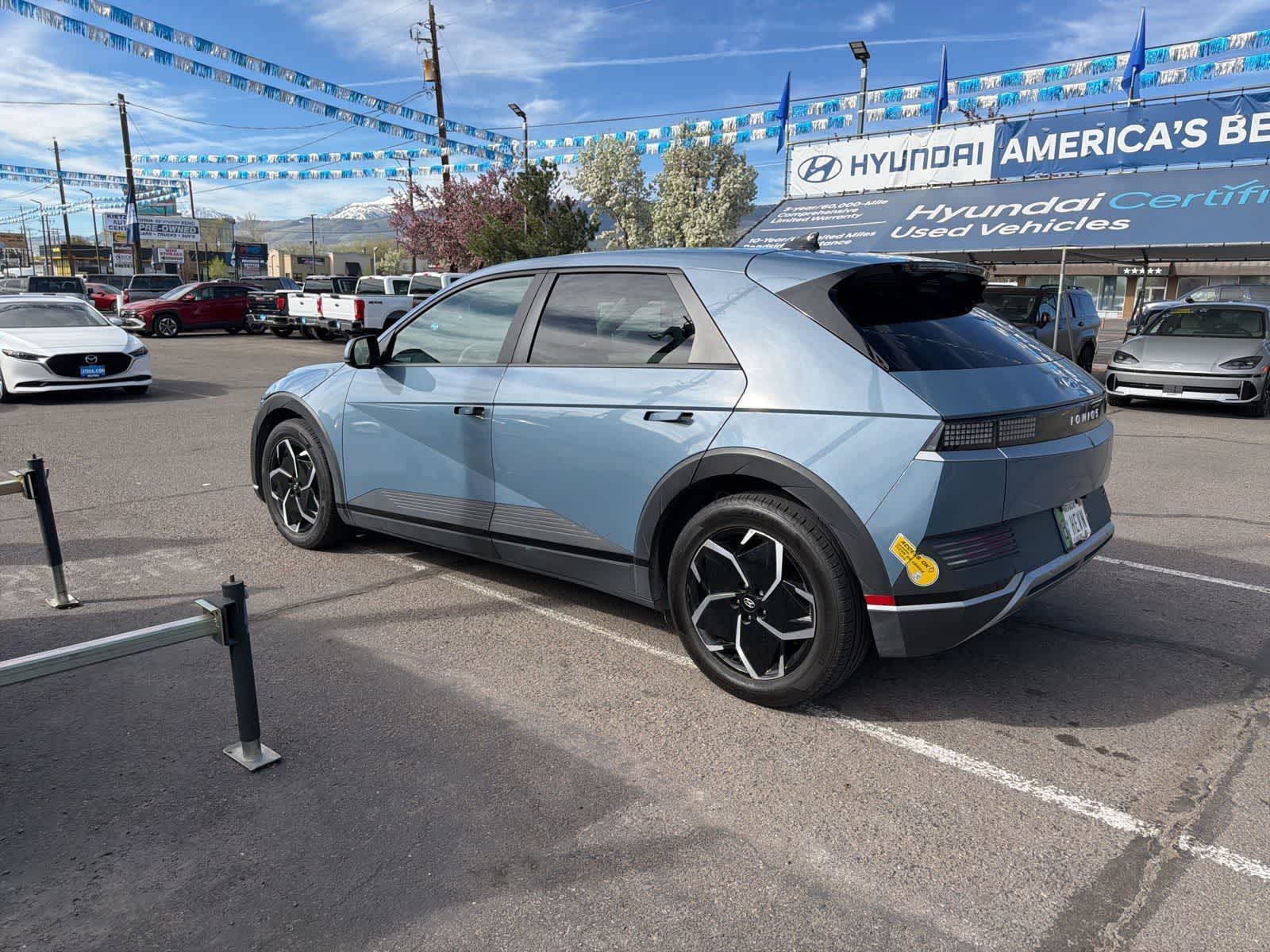 Thumbnail: 2022 Hyundai Ioniq 5 - 4