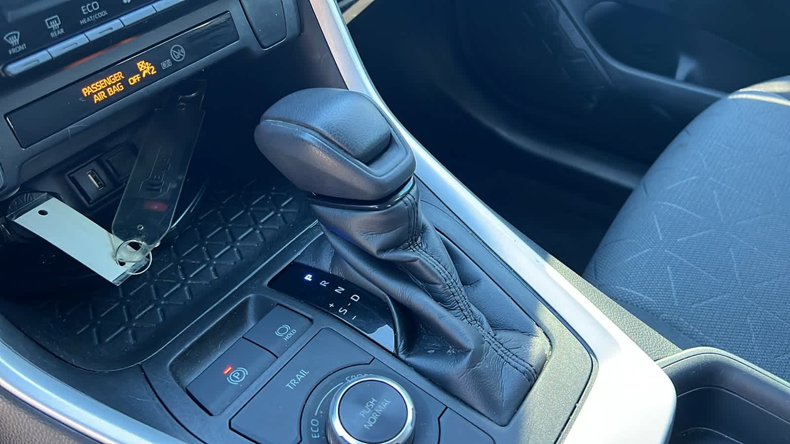 Thumbnail: 2020 Toyota RAV4 - 13