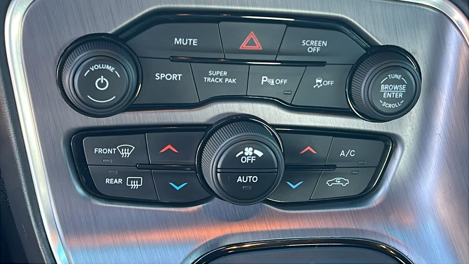 Thumbnail: 2018 Dodge Challenger - 14