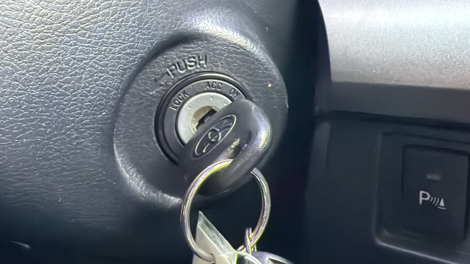 Thumbnail: 2014 Toyota Tundra - 17