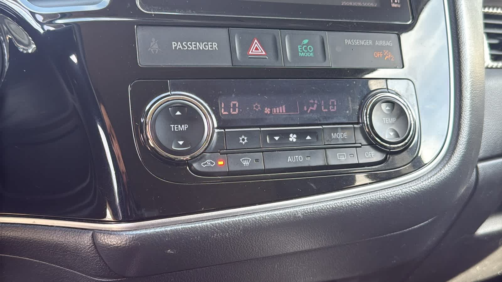 Thumbnail: 2018 Mitsubishi Outlander - 14