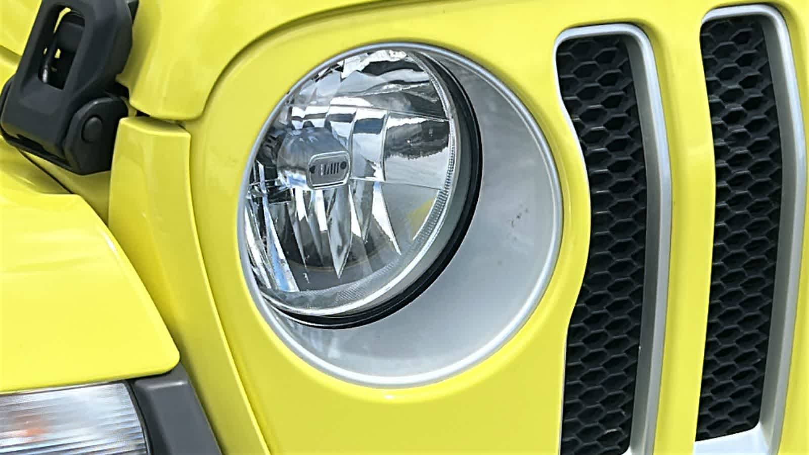 Thumbnail: 2023 Jeep Wrangler - 19