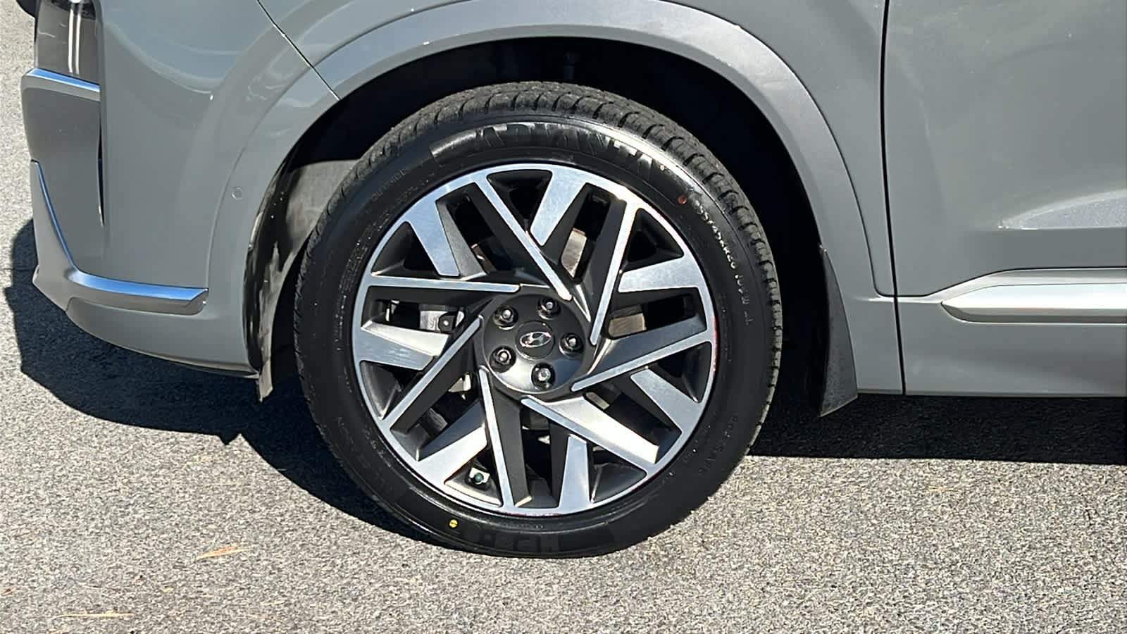 Thumbnail: 2023 Hyundai Santa Fe - 9