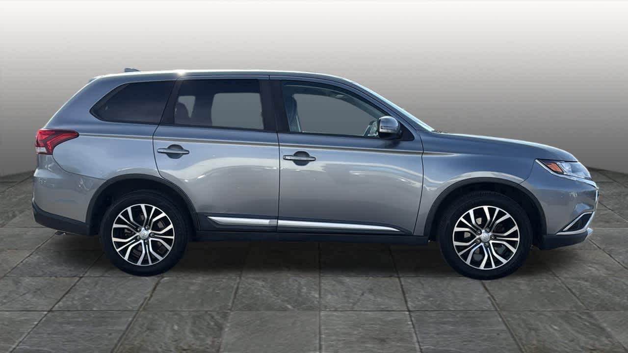 Thumbnail: 2018 Mitsubishi Outlander - 4
