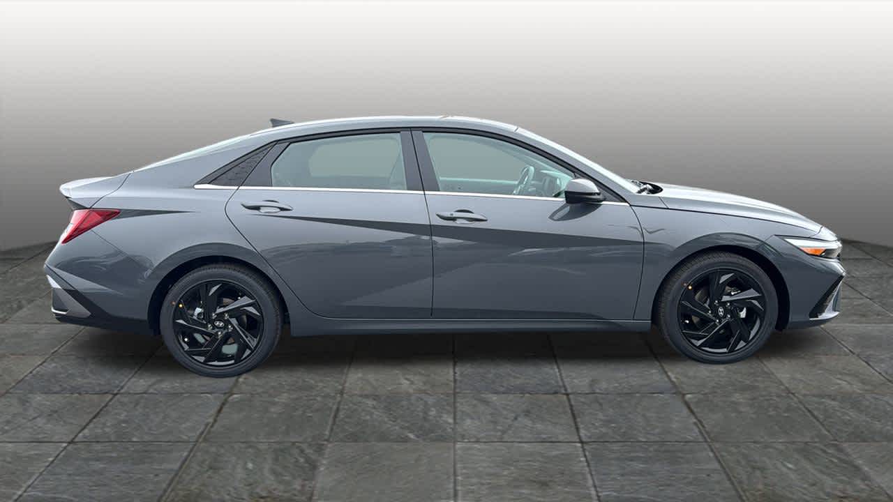 Thumbnail: 2026 Hyundai Elantra - 4