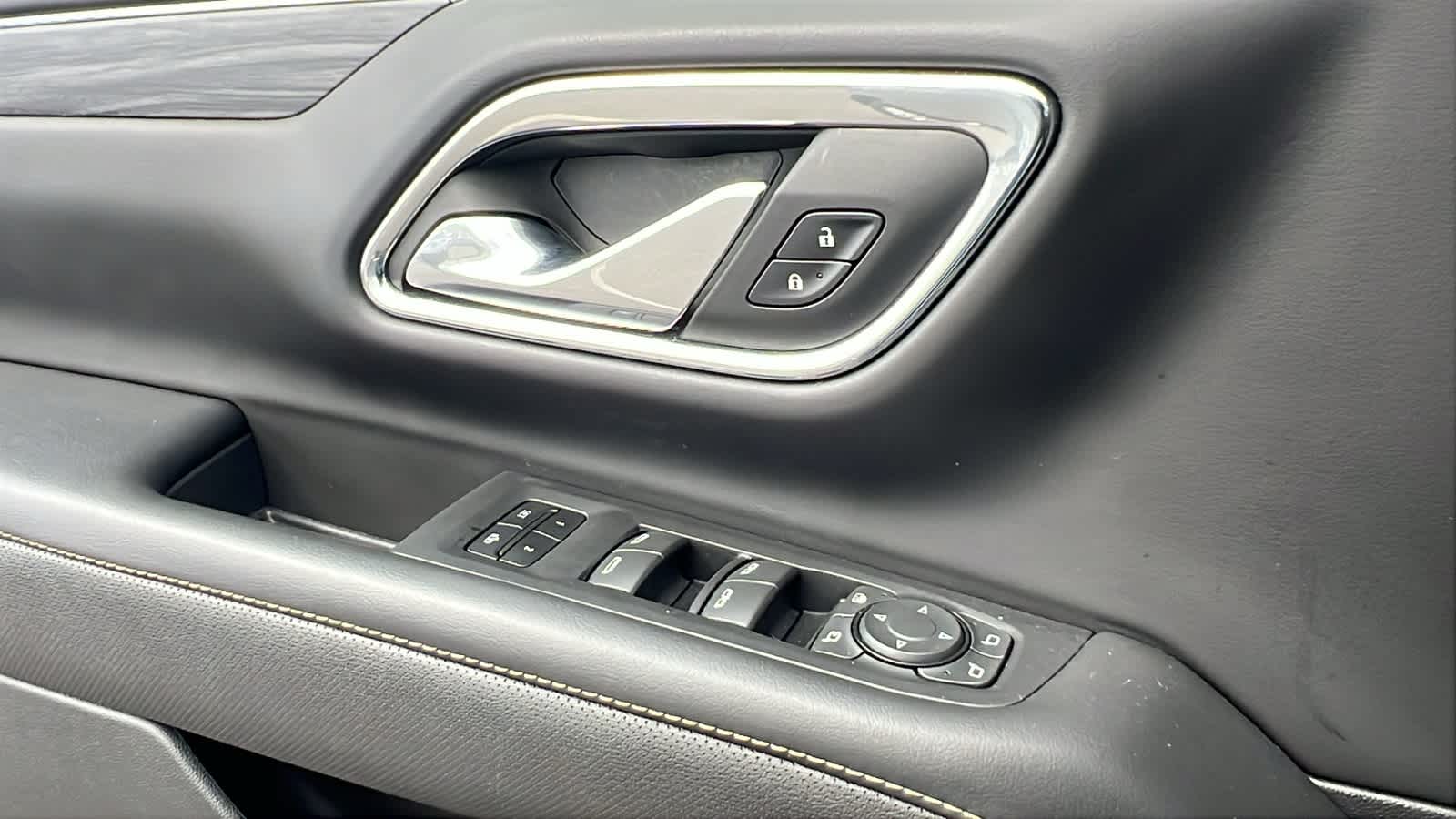 Thumbnail: 2023 GMC Yukon - 22