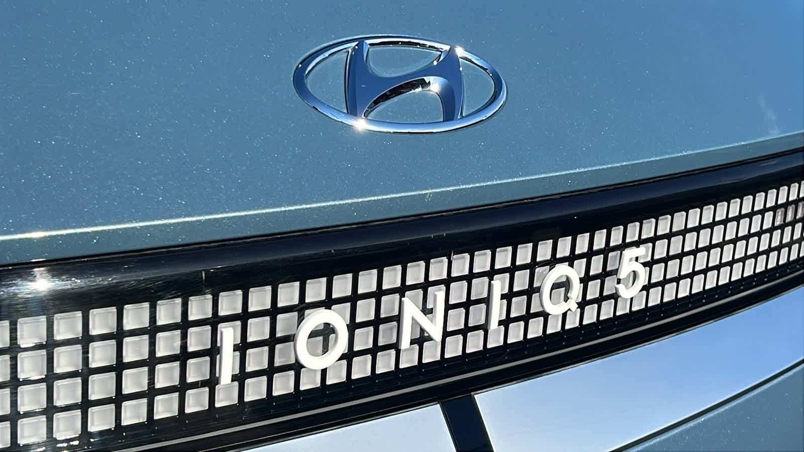 Thumbnail: 2023 Hyundai Ioniq 5 - 28