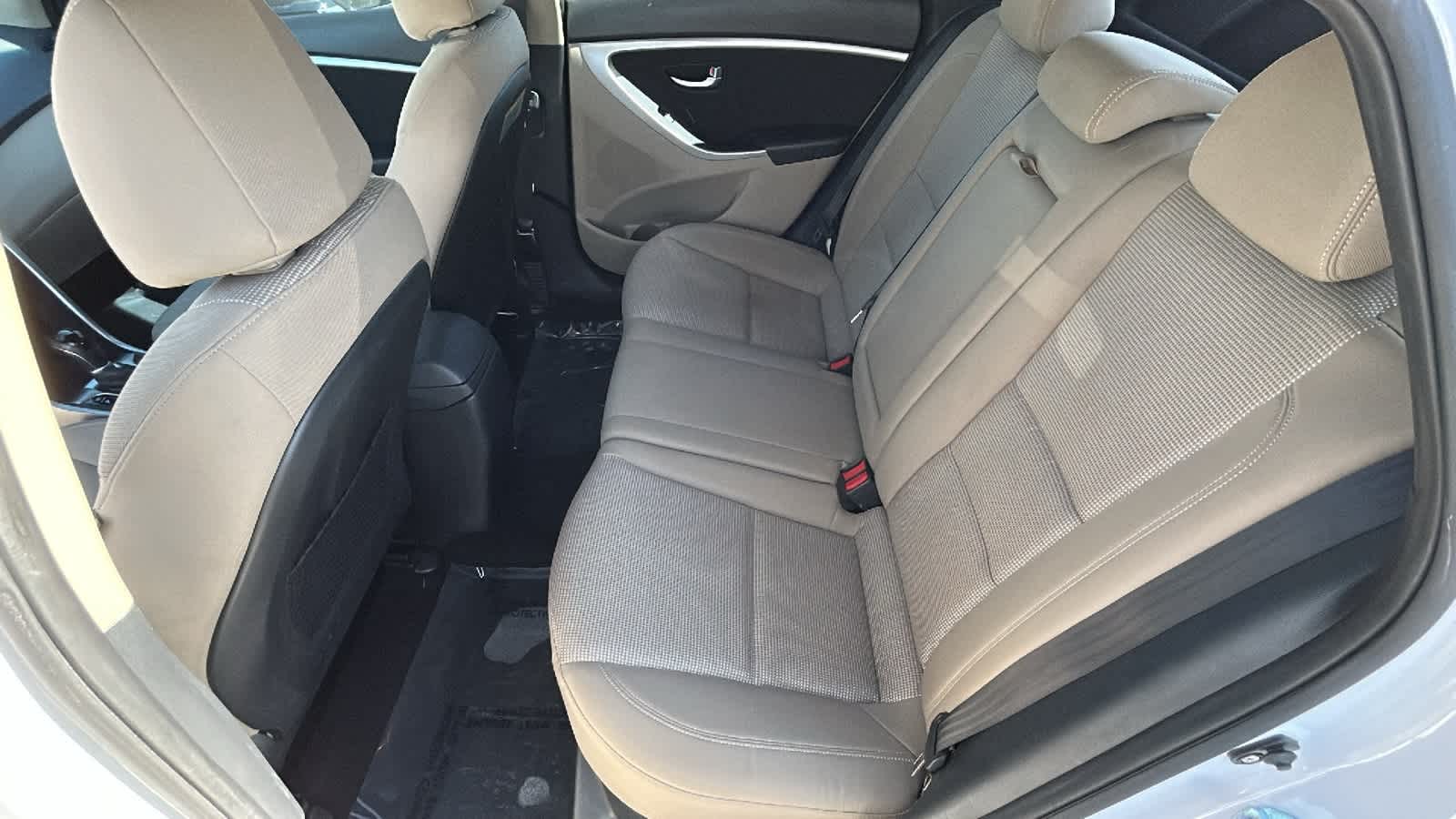 Thumbnail: 2016 Hyundai Elantra - 24