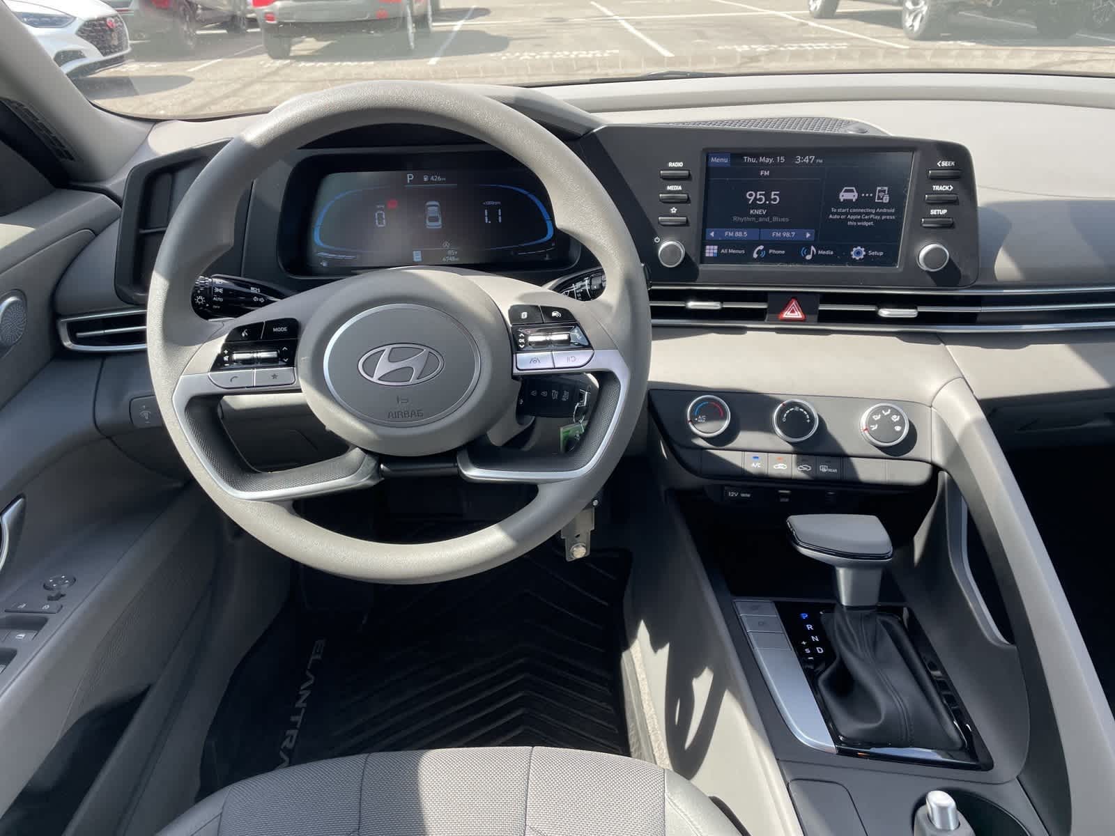 2025 Hyundai Elantra SE 12