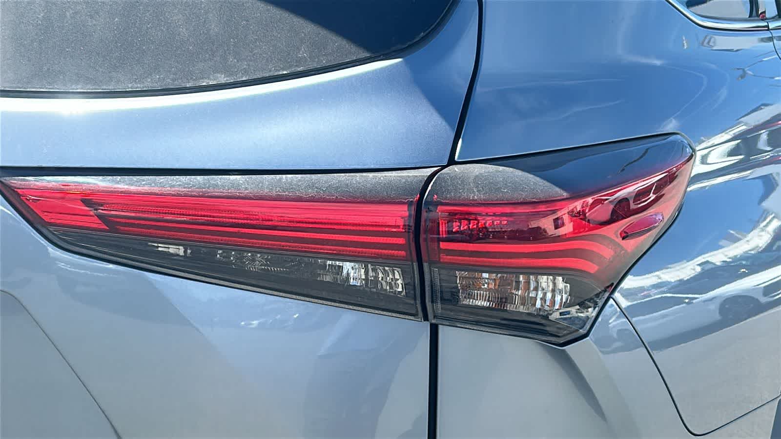 Thumbnail: 2022 Toyota Highlander - 14