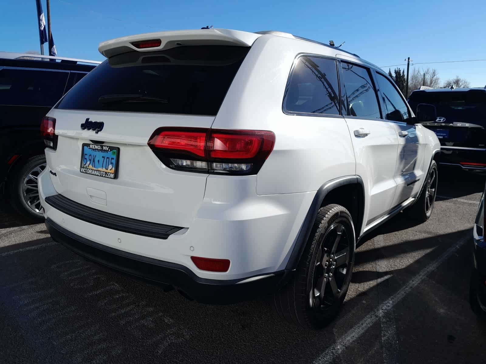 Thumbnail: 2018 Jeep Grand Cherokee - 5