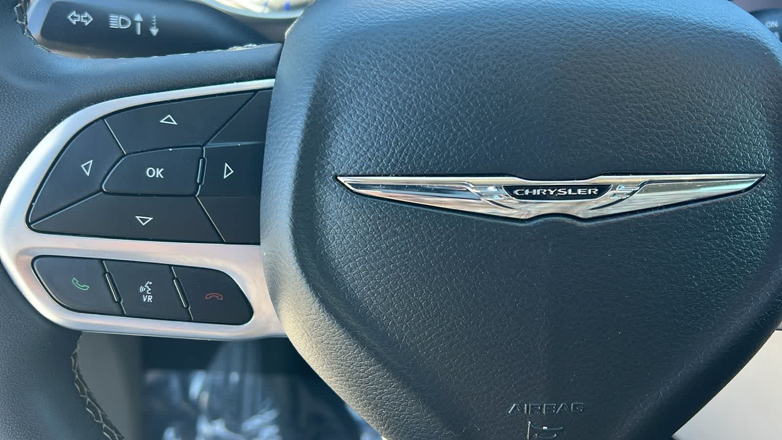 Thumbnail: 2023 Chrysler Voyager - 19