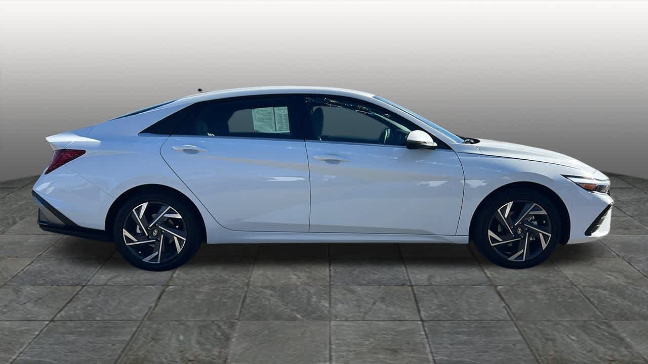 Thumbnail: 2025 Hyundai Elantra - 4