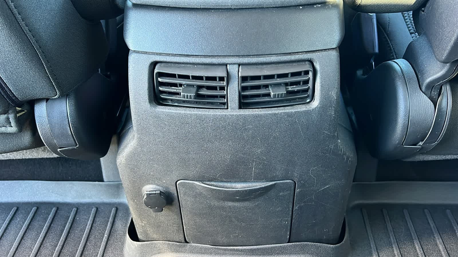 Thumbnail: 2011 Nissan Titan - 24