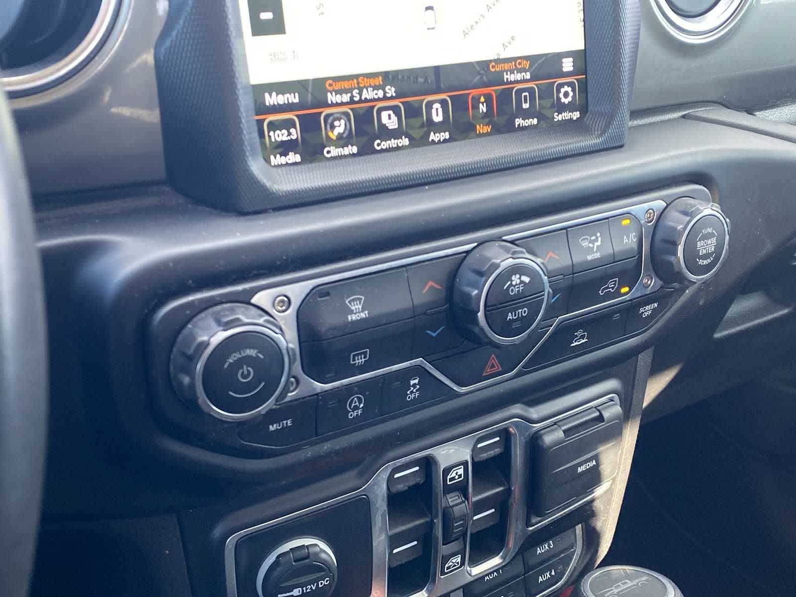 Thumbnail: 2022 Jeep Gladiator - 26