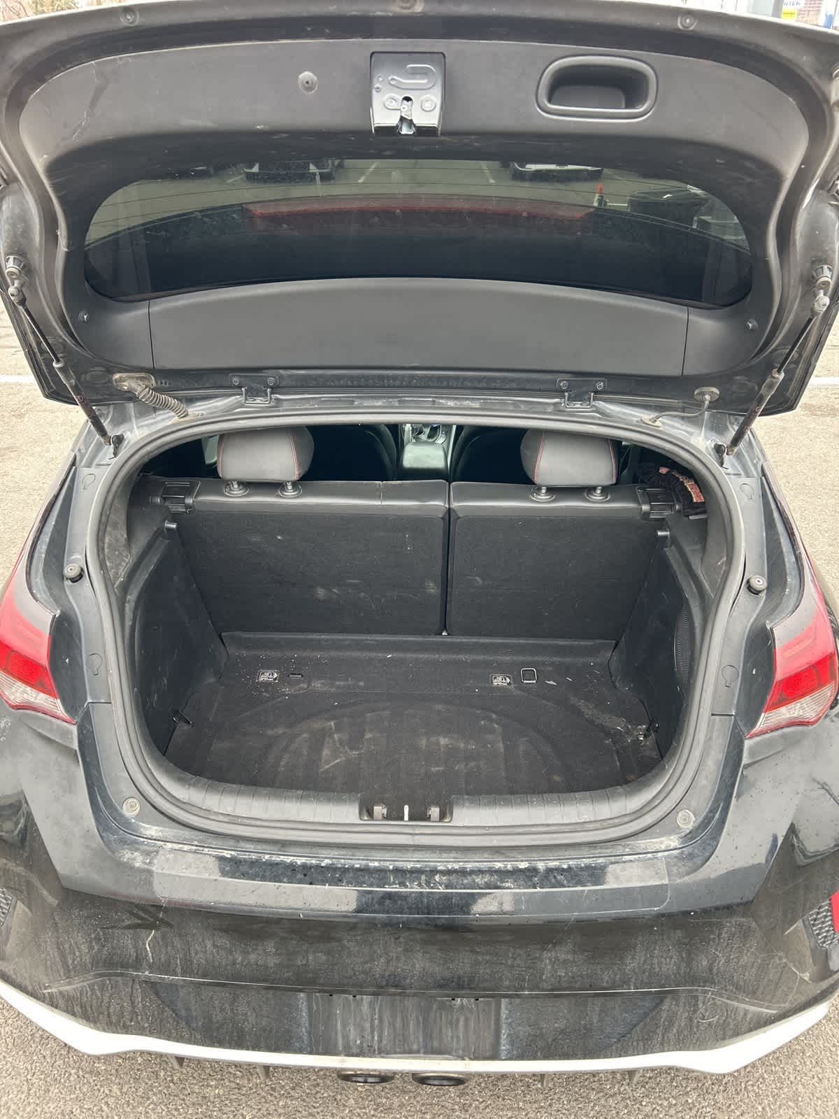 Thumbnail: 2020 Hyundai Veloster - 8