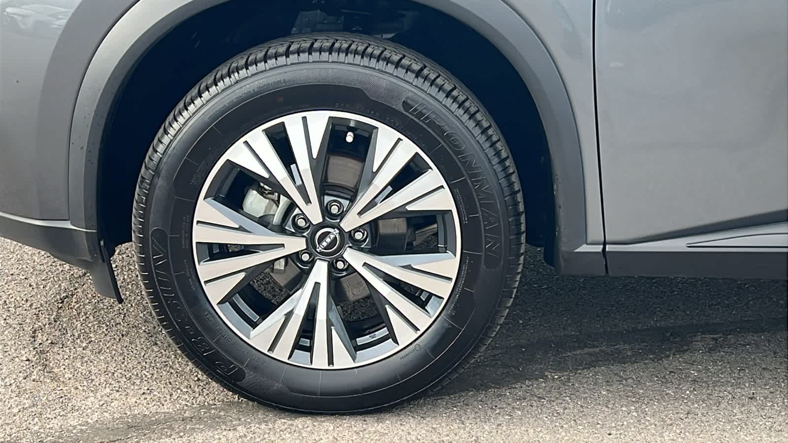 2023 Nissan Rogue SV 9