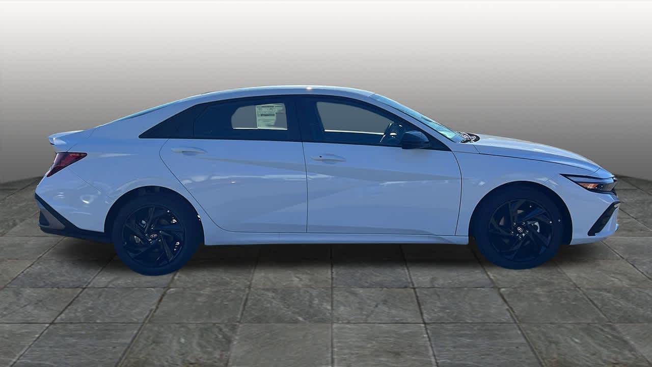 Thumbnail: 2026 Hyundai Elantra - 4