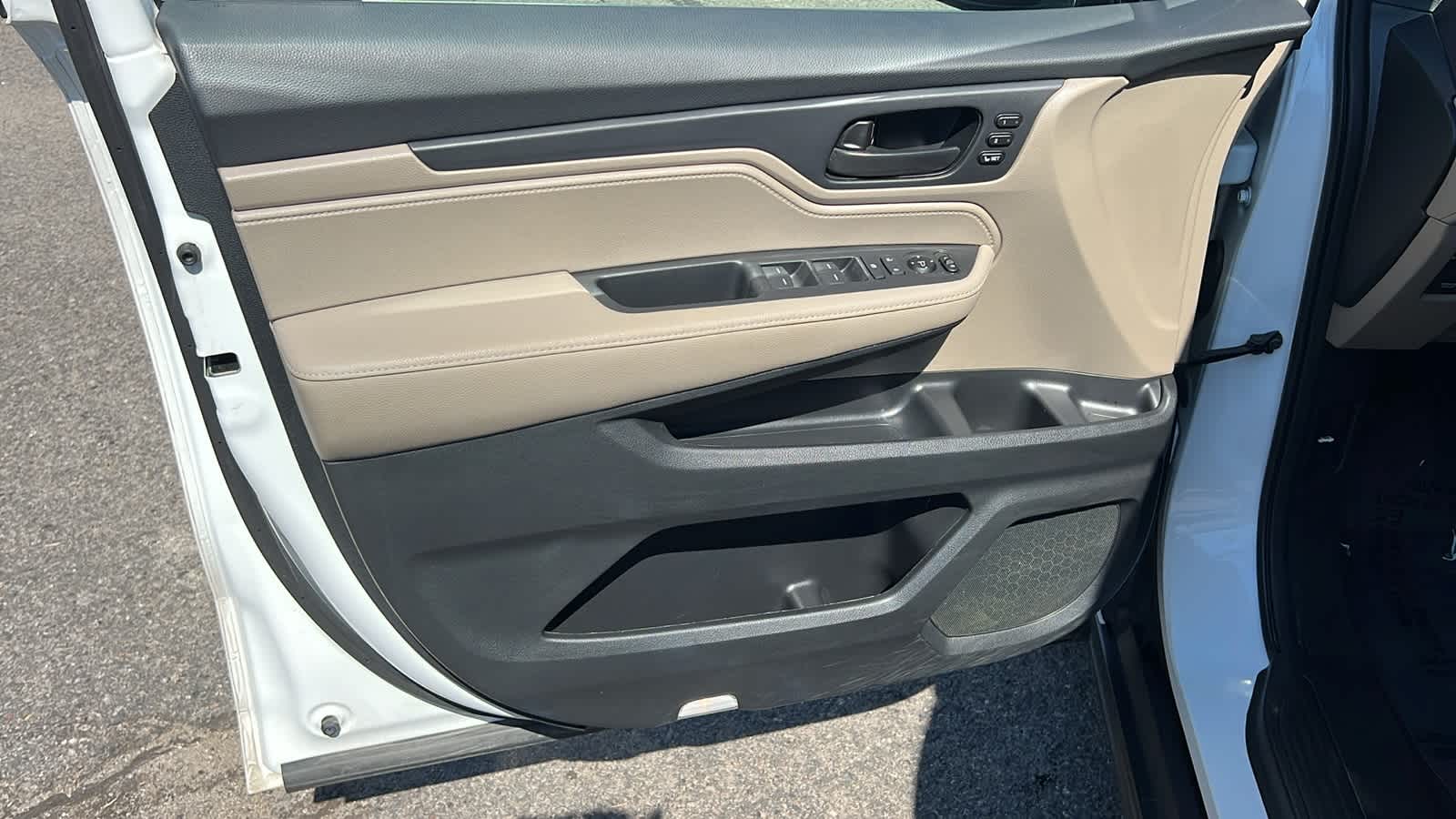 Thumbnail: 2021 Honda Odyssey - 23