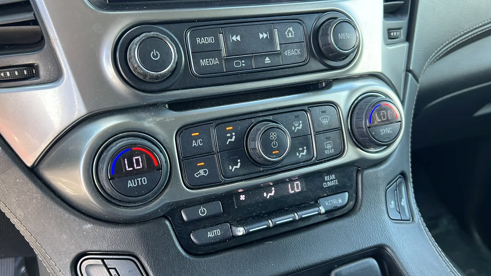 Thumbnail: 2019 Chevrolet Suburban - 14