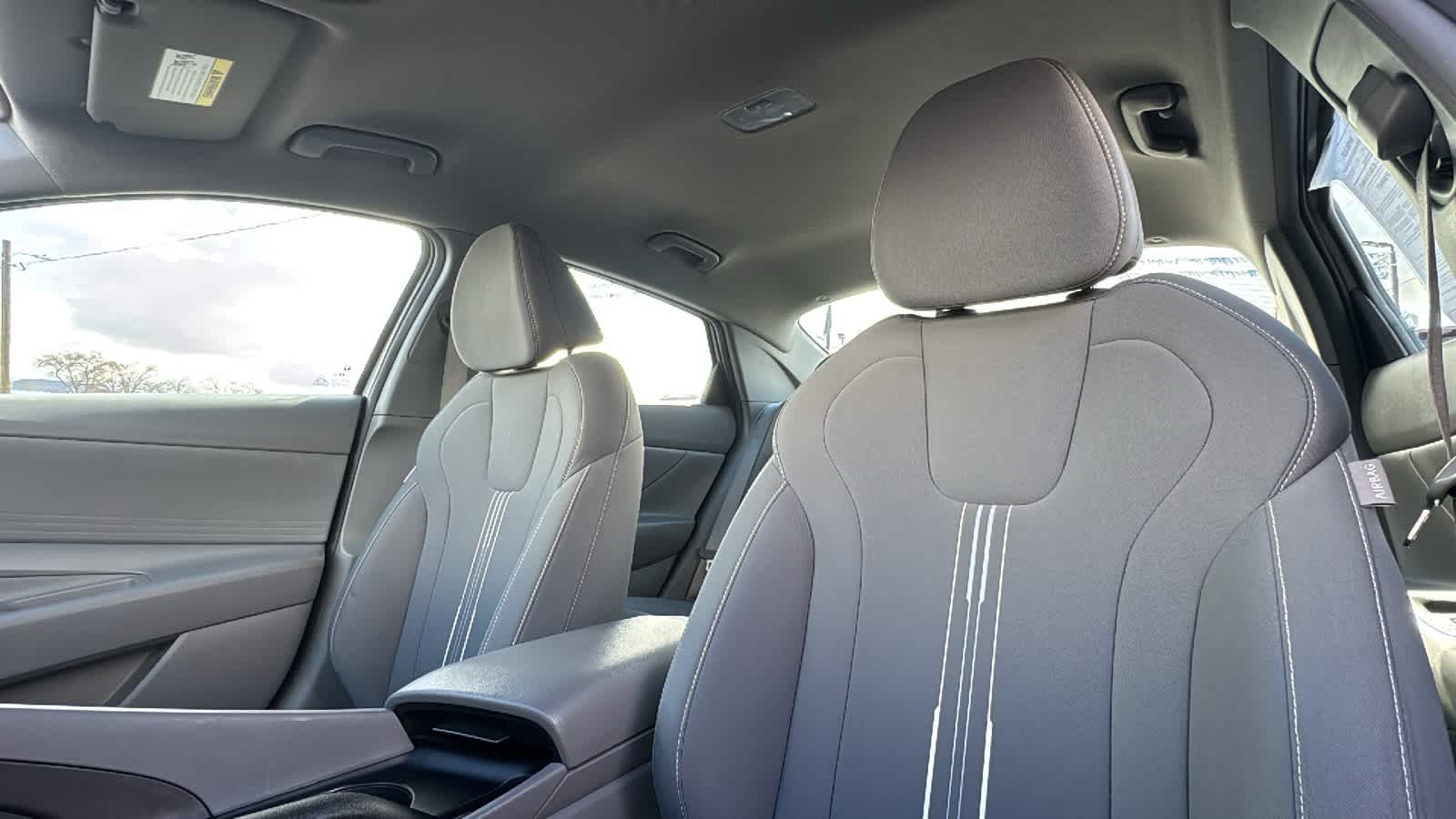 Thumbnail: 2022 Hyundai Elantra - 11