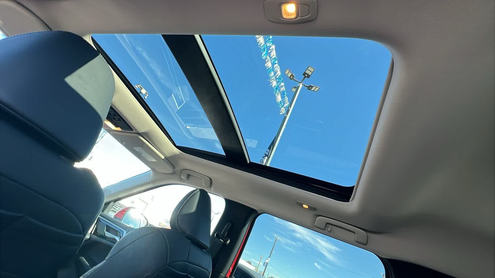 Thumbnail: 2024 Mitsubishi Outlander - 31